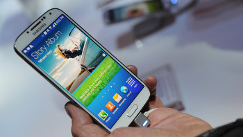 Смартфон Samsung Galaxy S IV